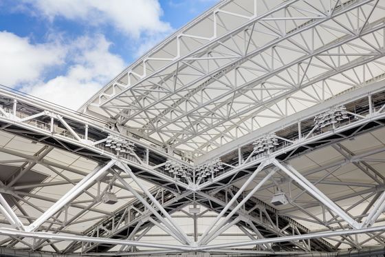 Ανθεκτική στις καιρικές συνθήκες ατσάλινη δομή δικτυώματος με βιδωτή ή συγκολλητή εγκατάσταση και προσαρμόσιμη κλίση στέγης