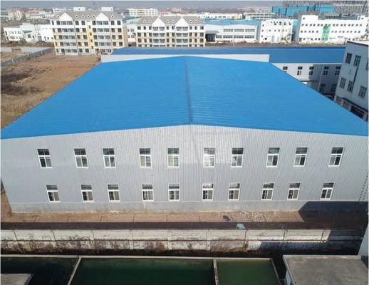 Αποθήκη χάλυβα με PVC παράθυρο και γωνιακό φράκερ