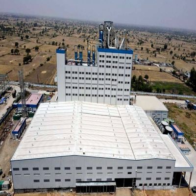 Ανθεκτική στον άνεμο γαλβανισμένη ή βαμμένη χάλυβα δομή αποθήκη με ευρεία διάσταση χάλυβα κτίριο πλαίσιο