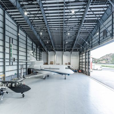 Προσχεδιασμένο μεταλλικό hangar αεροσκάφους με κυματισμένη οροφή από χαλύβδινη πλάκα και αντίσταση στον άνεμο 100 χλμ/ώρα
