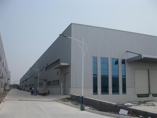 Βρετανικό πρότυπο για δομικά κτίρια από χάλυβα με στέγη και τοίχους από μονό φύλλο χάλυβα με τεχνική θερμής έλασης