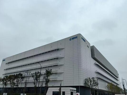 Ανθεκτική σε σεισμούς δομή από χάλυβα 7-9 βαθμίδων Αποθήκη με στερεή δομή χάλυβα σε σχήμα H και διπλά παράθυρα γυαλιού από κράμα αλουμινίου