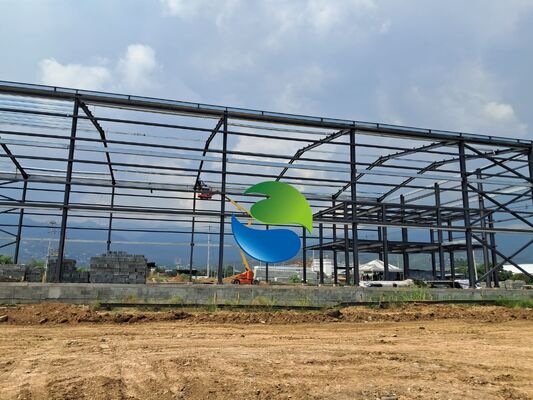 C Z Shape Channel Purlin Steel Structure Warehouse με διάταξη 7 κόλπων και ανθεκτική πλατφόρμα χάλυβα